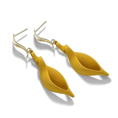 Modern Twist Earrings - Prime Adore