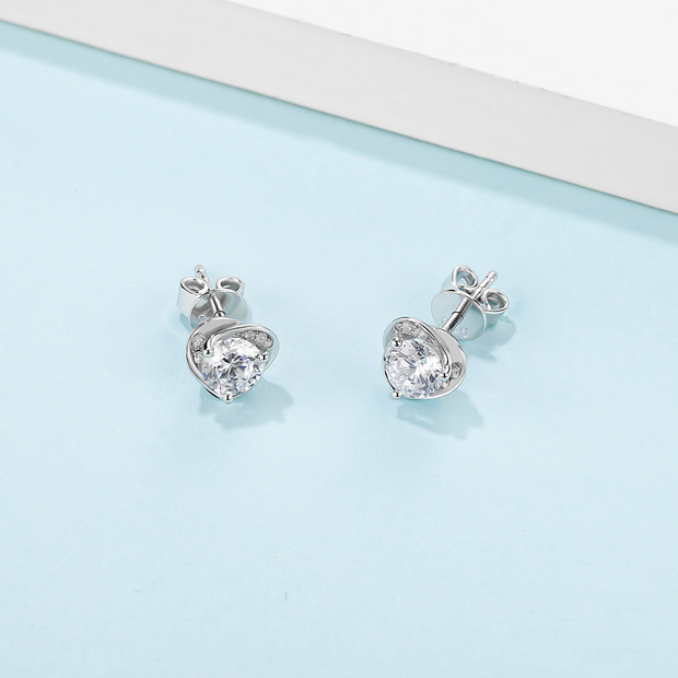 Lovely Heart Moissanite Earrings - Prime Adore