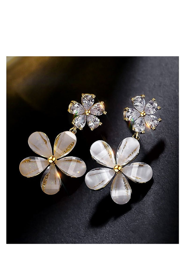 Dainty White Flower Earrings - Prime Adore