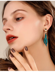 Modern Twist Earrings - Prime Adore