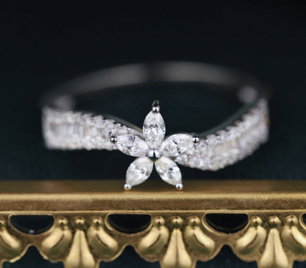Horse Eye Flower Diamond Ring - Prime Adore